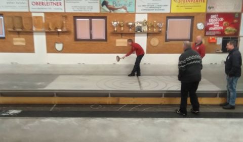 Erste Eiskönigsfamilie gekrönt